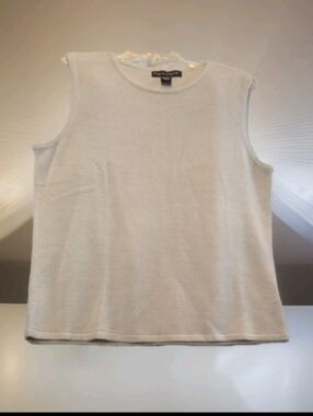 Designers Original Women's Sweater Beige Sleeveless Round Neck Petite Medium